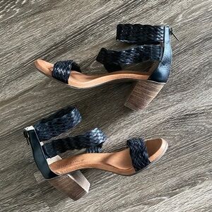 Sundance Black and Brown Heeled Sandals